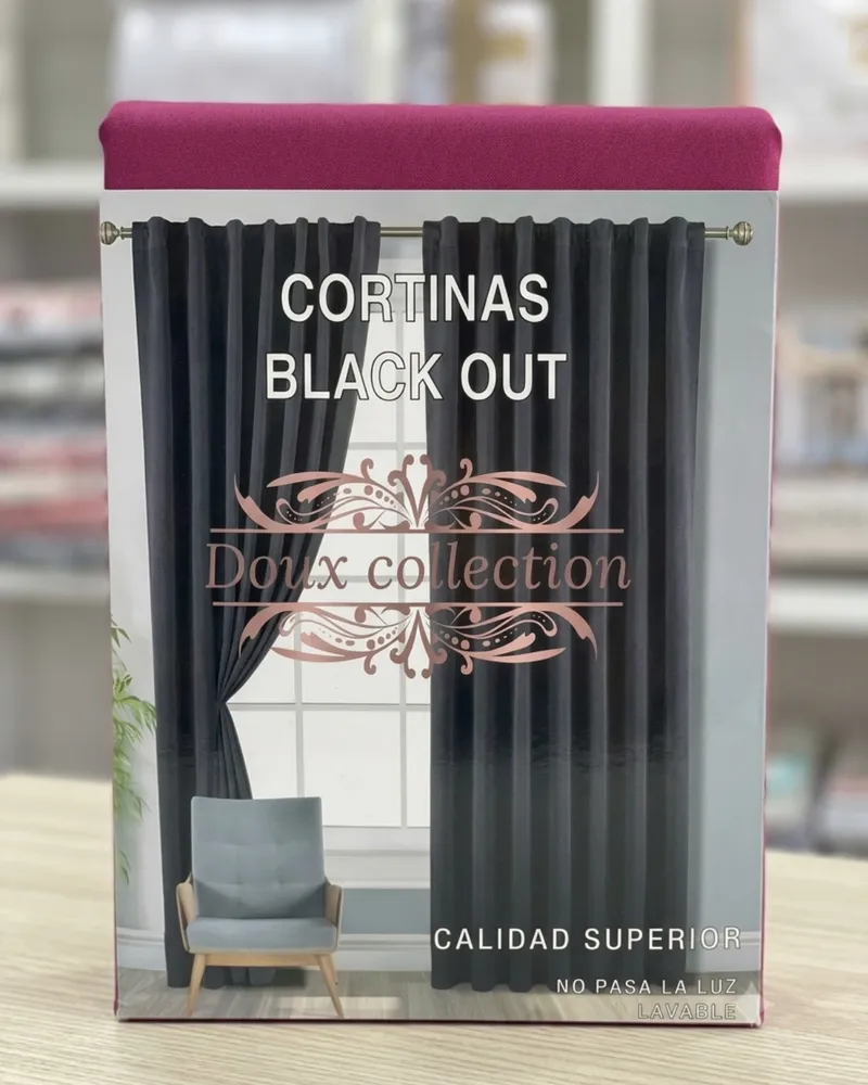 Cortina Black Out