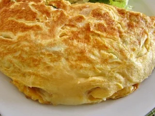Omelette De Jamón Y Muzzarella