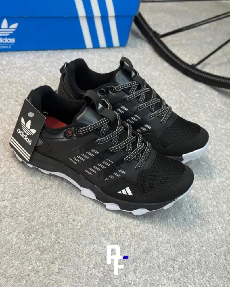 Adidas Kanadian Negras
